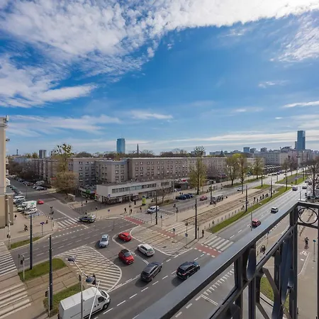아파트 Luxury Two-bedroom With A Balcony In By Renters Prestige *