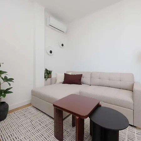 公寓 Luxury Two-bedroom With A Balcony In By Renters Prestige