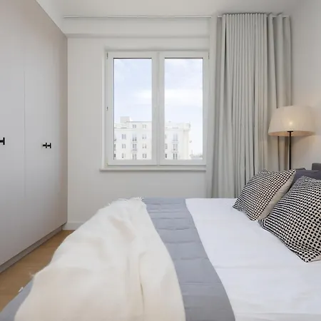 Luxury Two-bedroom With A Balcony In By Renters Prestige *