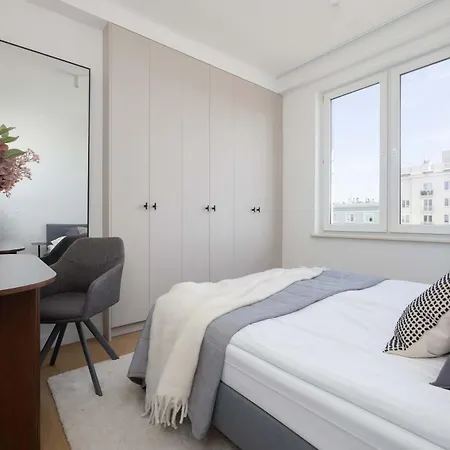 公寓 Luxury Two-bedroom With A Balcony In By Renters Prestige *